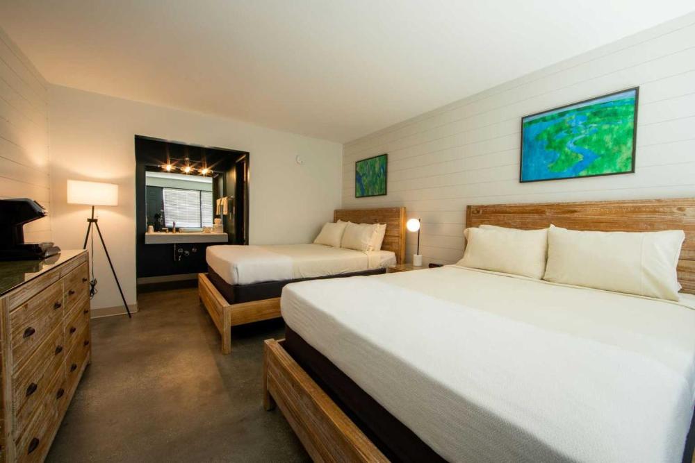 Standard Queen Room interior
